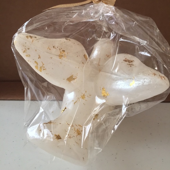 🐬 CLEARANCE ITEM: 🌟 HP ⭐️ 🆕 Large Dove Candle with Golden Foil Accents 🕊 - Picture 5 of 11